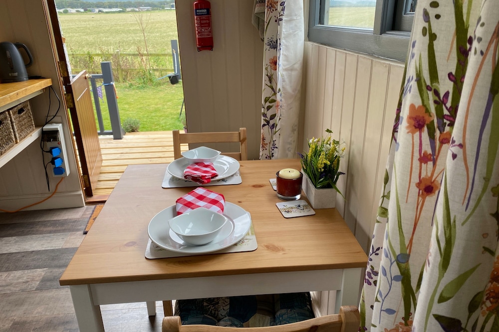 Norfolk Accommodation - mYminiBreak 37/50