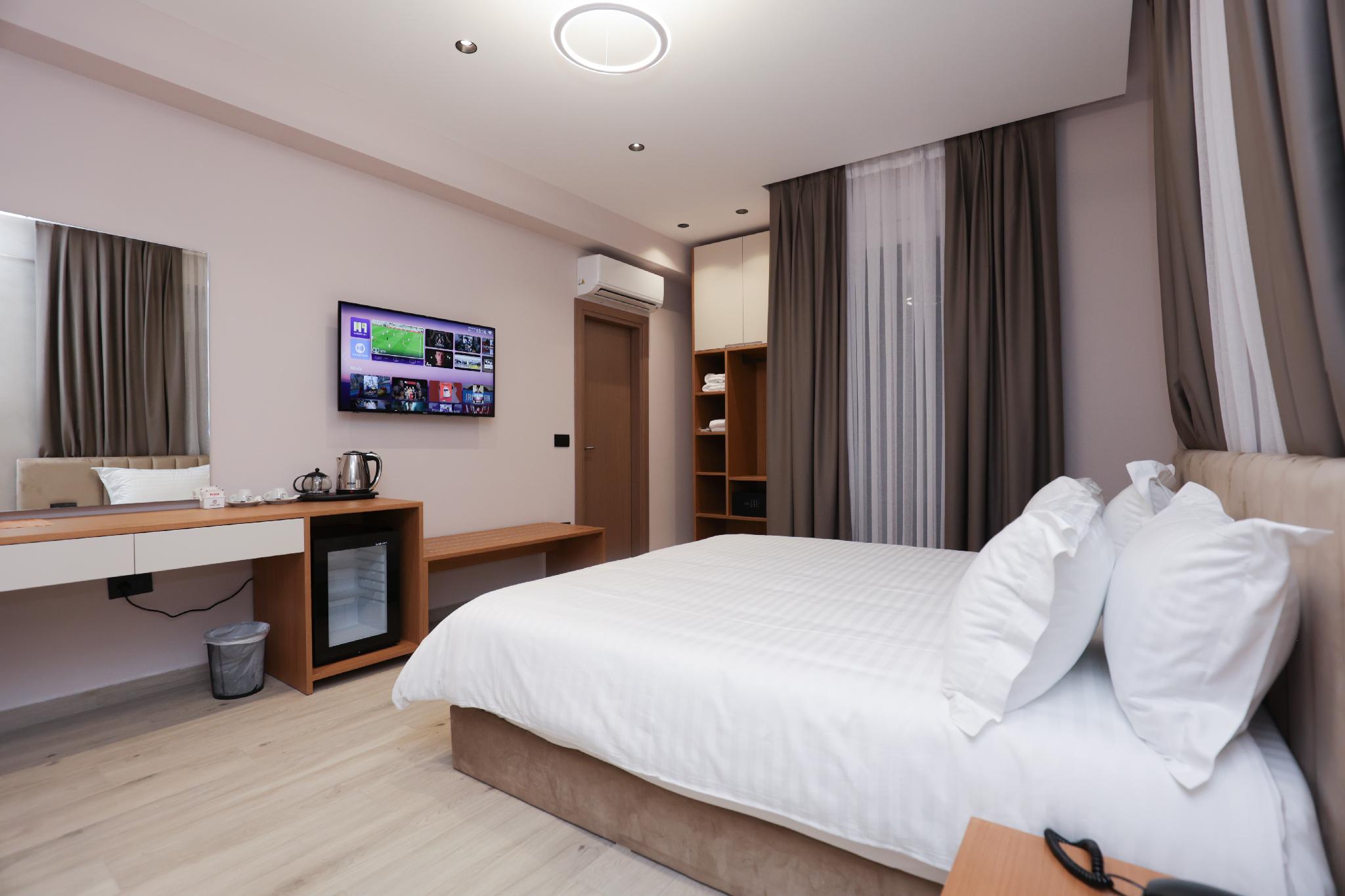 Residence Inn Tirana 12/28