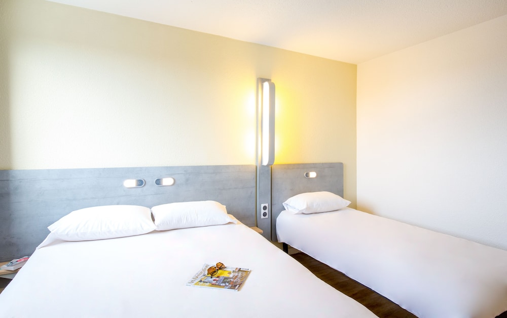 Ibis budget Frejus Saint Raphael Centre et Plage 28/64