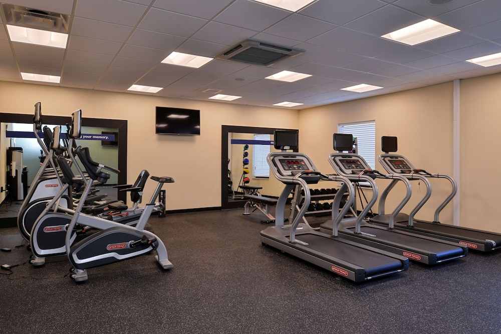 Hampton Inn & Suites Albany/East Greenbush 27/46