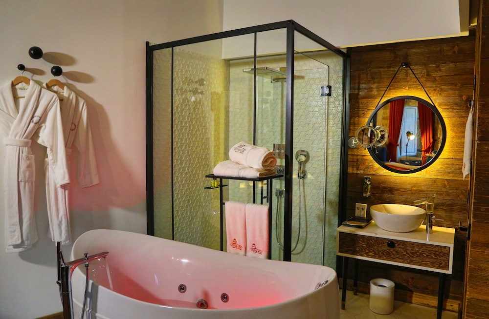 Cephanelik Butik Hotel 57/63