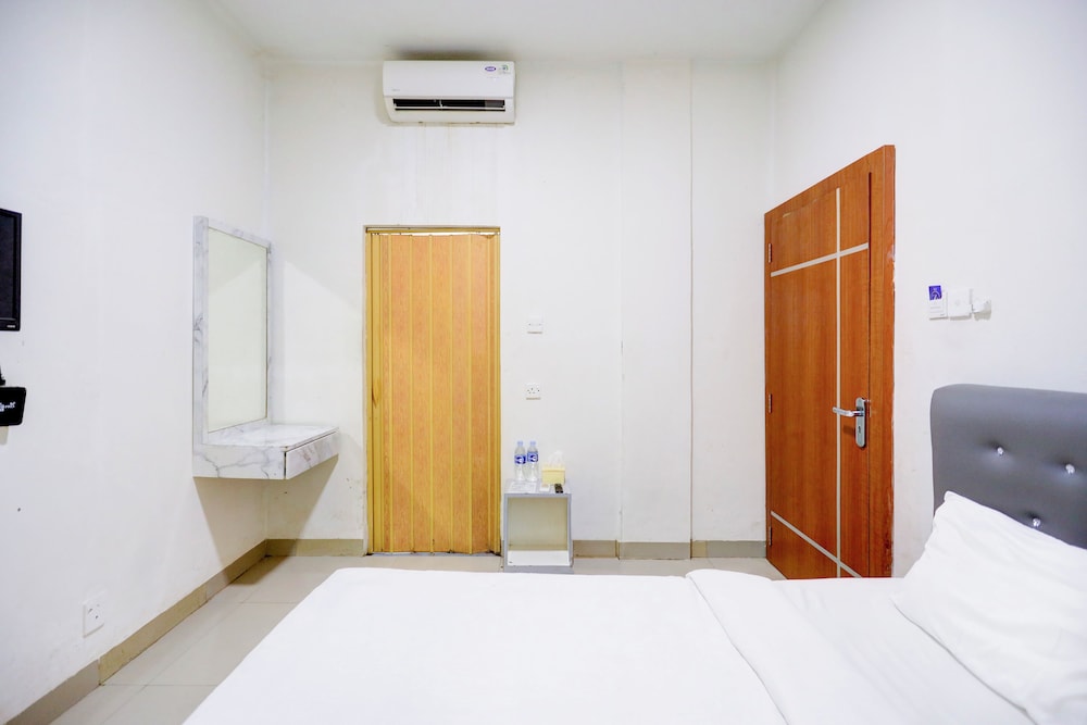 Collection O Waterfront City Near Rsud Embung Fatimah formerly ZUDO Hotel 18/19