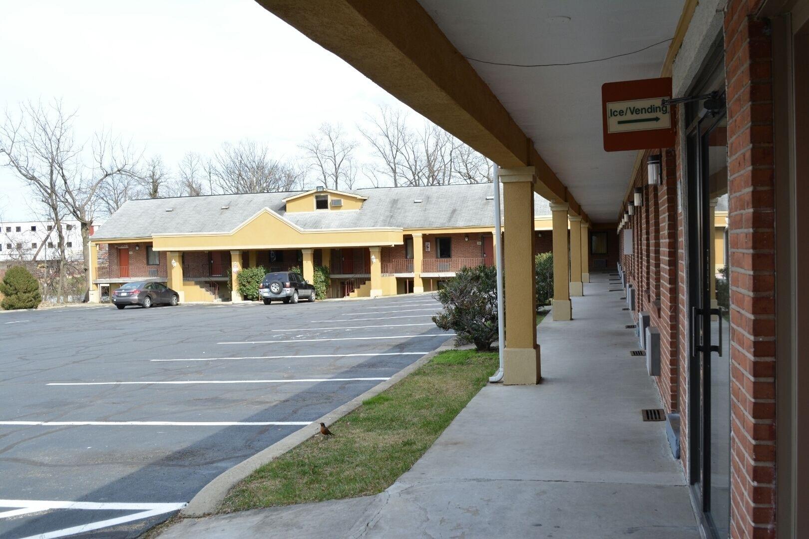 Budget Inn-Falls Church 6/39