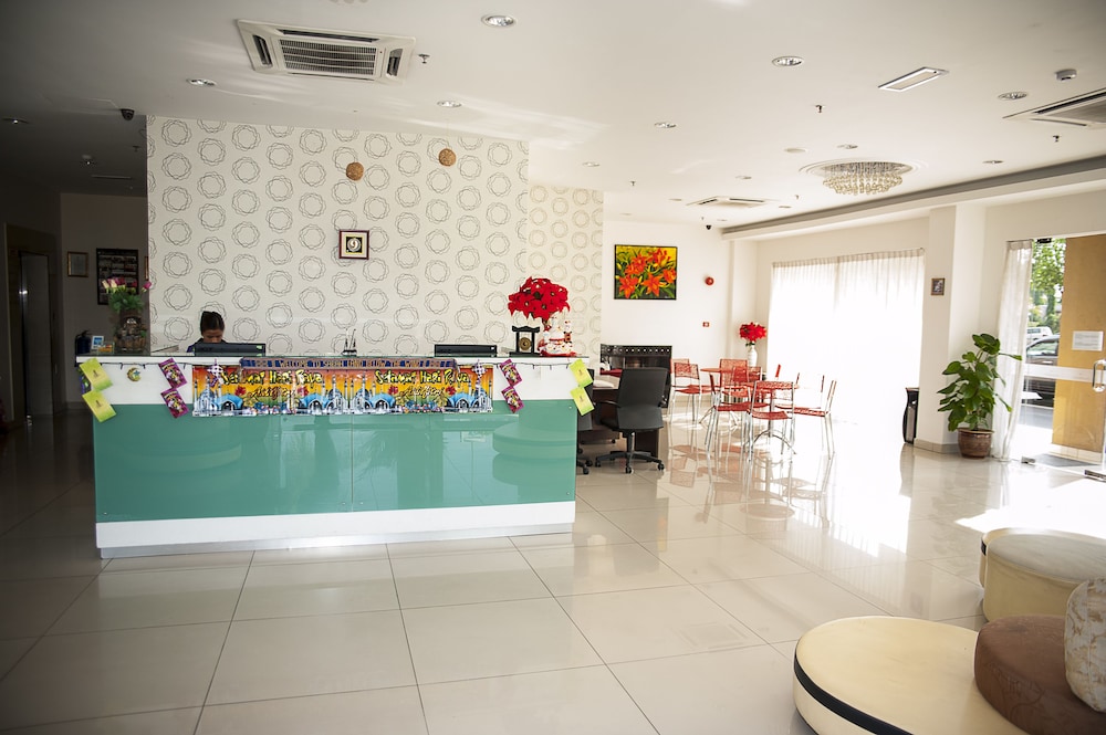 Palette Kota Kinabalu Near by Imago Shopping Mall Formerly Zara's Boutique Hotel 3/53