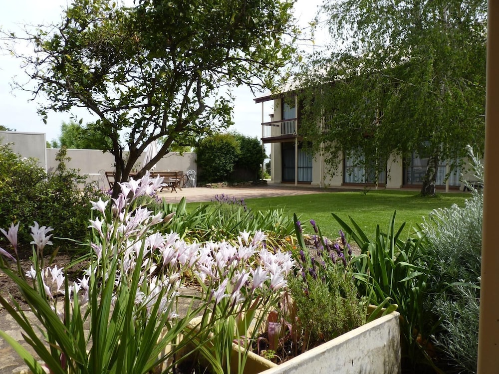COONAWARRA MOTOR LODGE 7/38