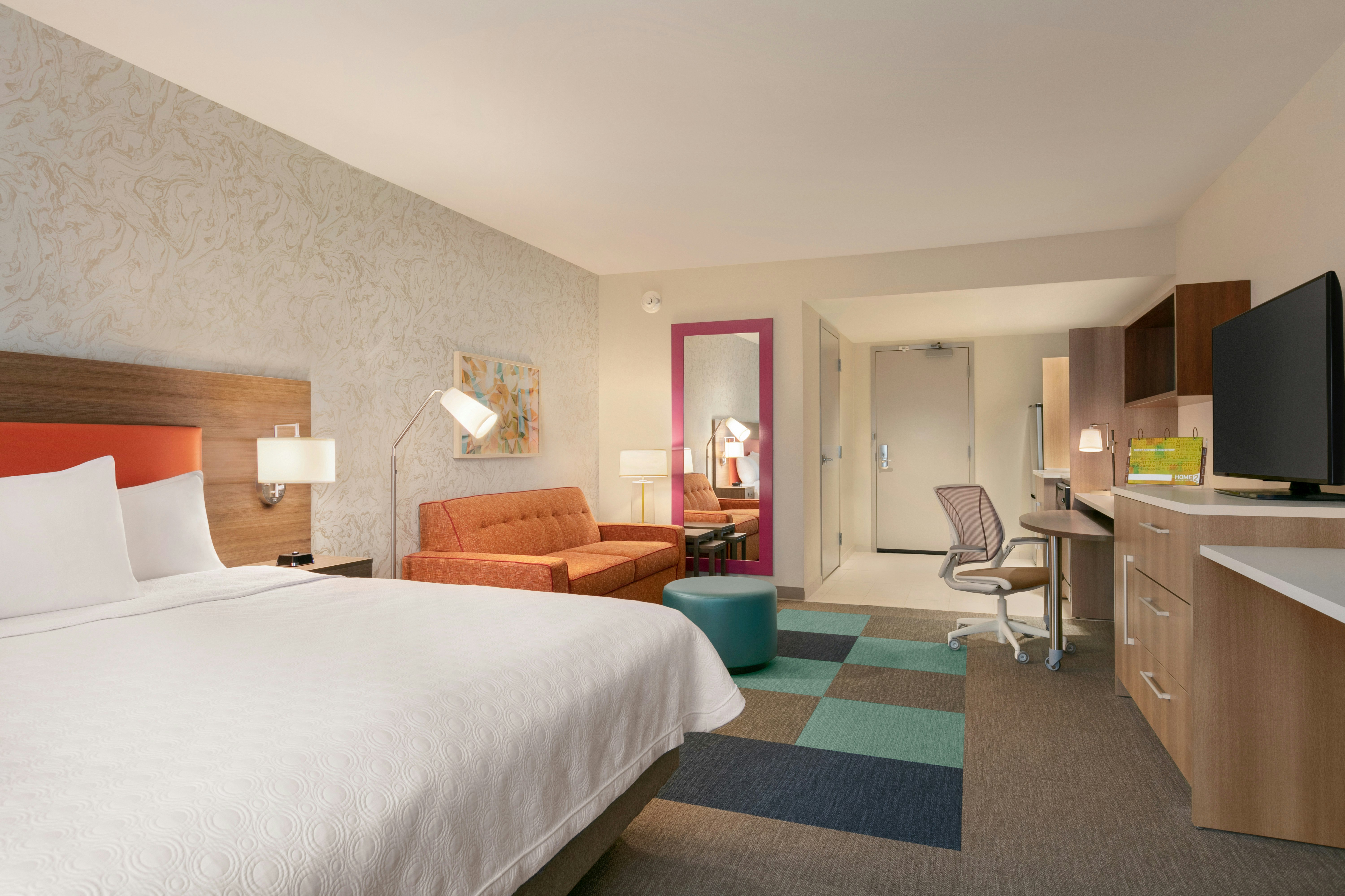 Studio, King Bed, Accessible