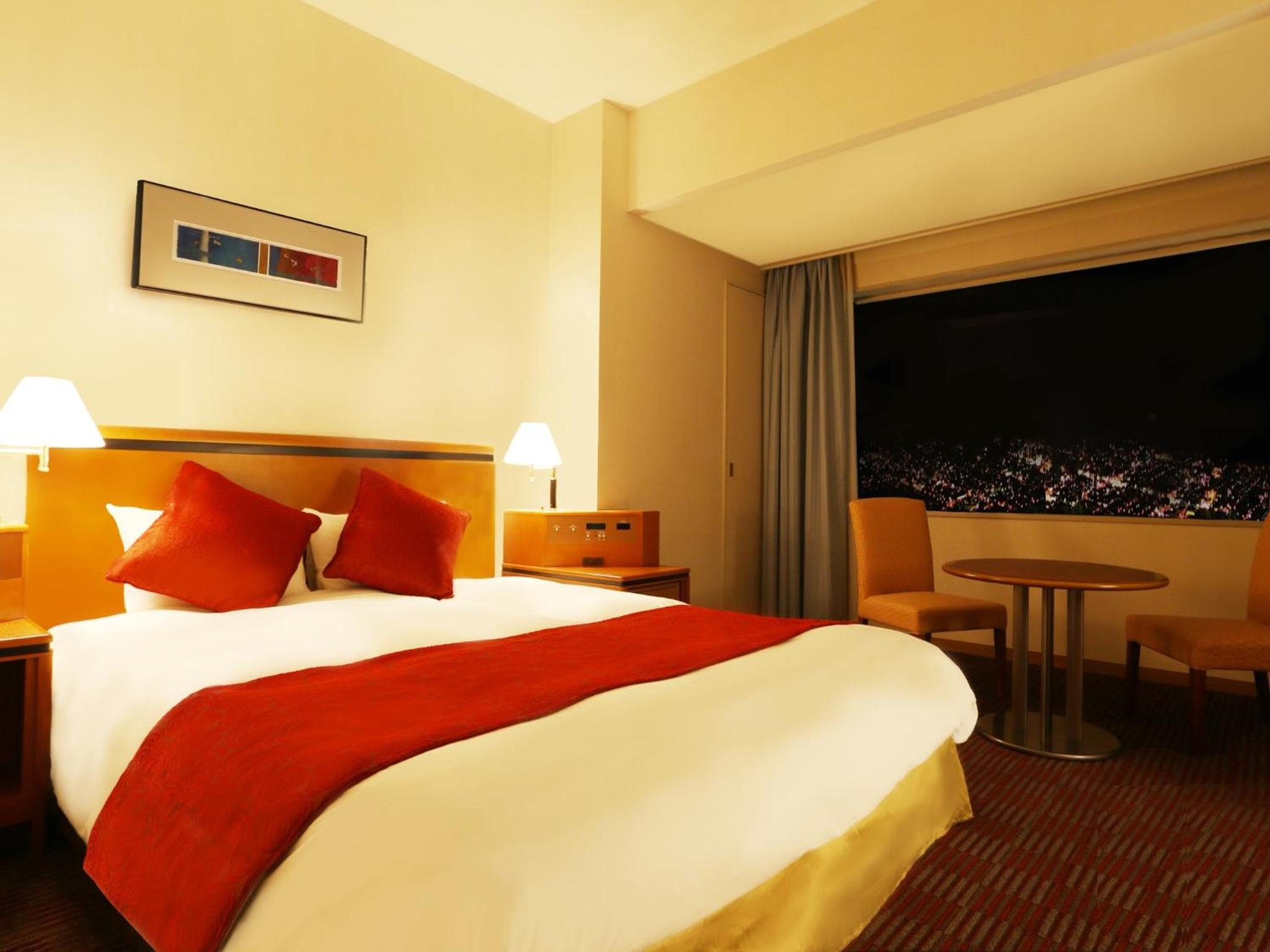 Room, Double Bed, Airport View, Corner