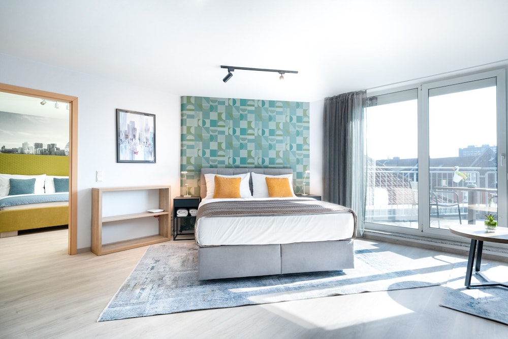 2 BEDROOMS, APARTMENT, PATIO