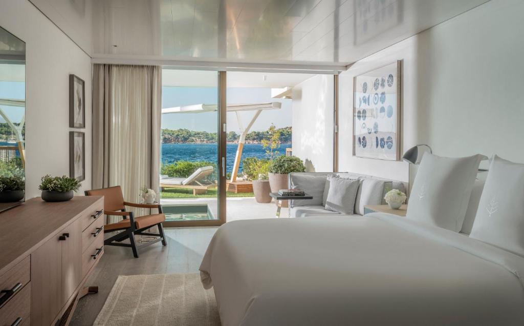 Nafsika, Garden, Suite, King Bed, Sea View, with Pool