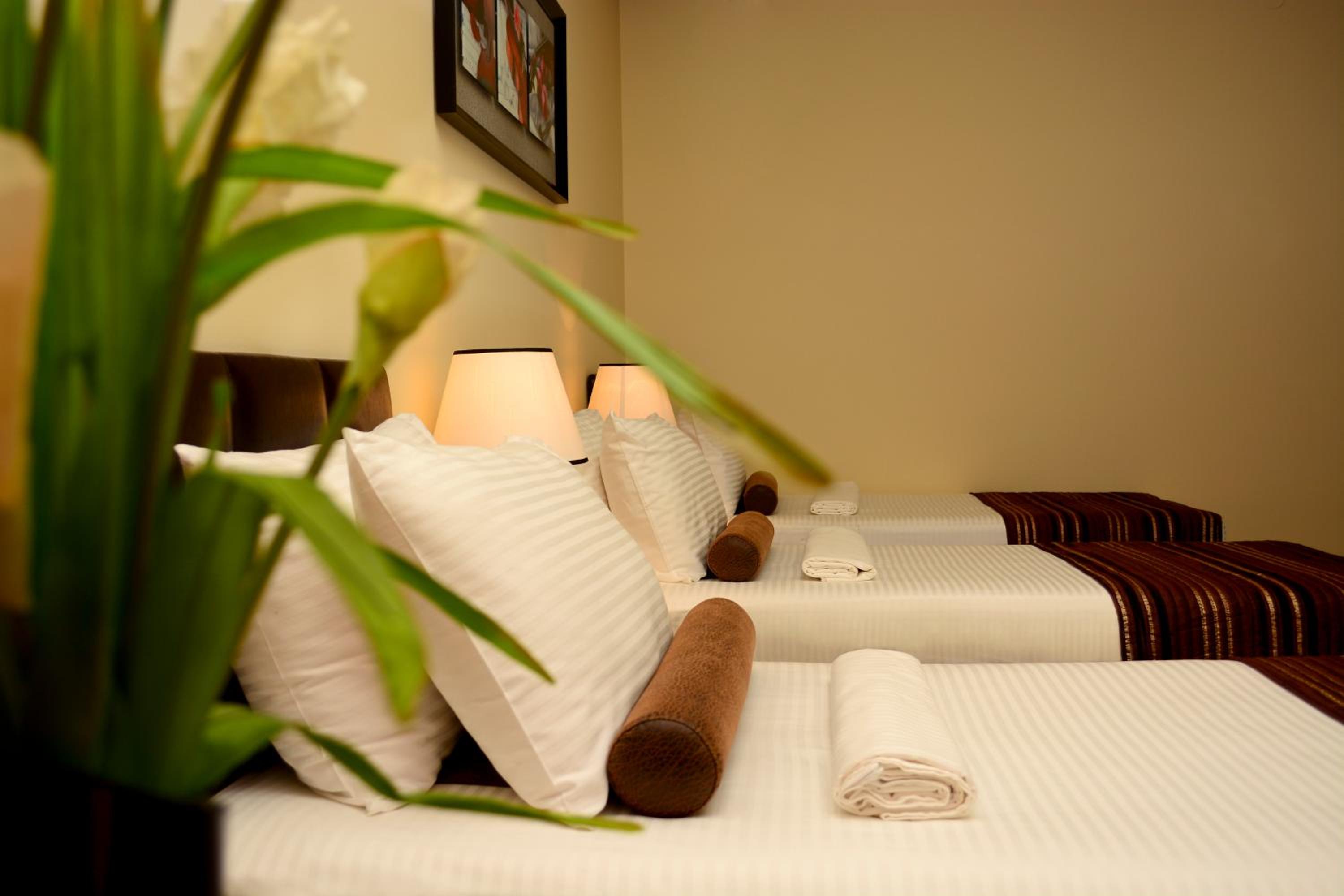 غرفة قياسية ثلاثية، Hotel Diamond Dat Exx Company 4/7
