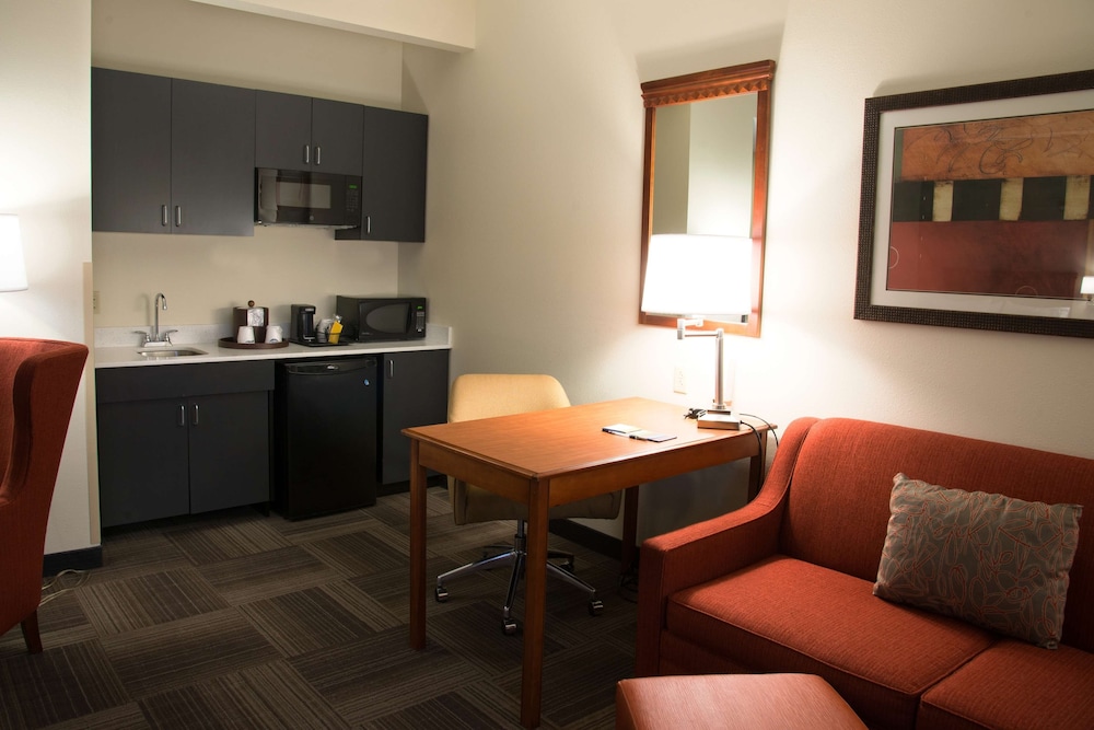 Hampton Inn Charleston Southbridge 33/41