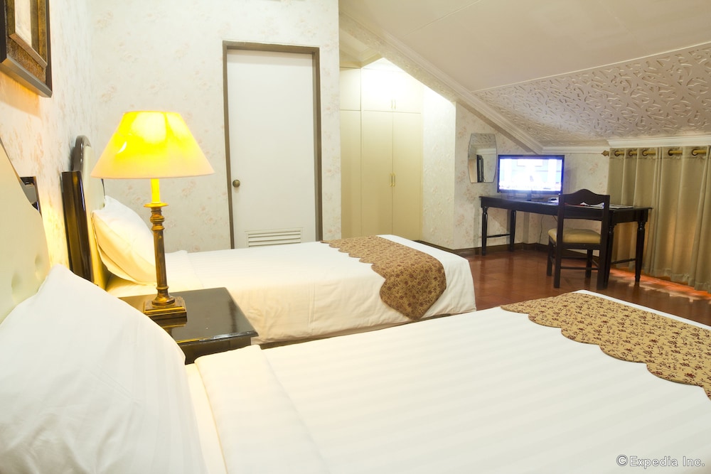 White Knight Hotel Intramuros 12/65
