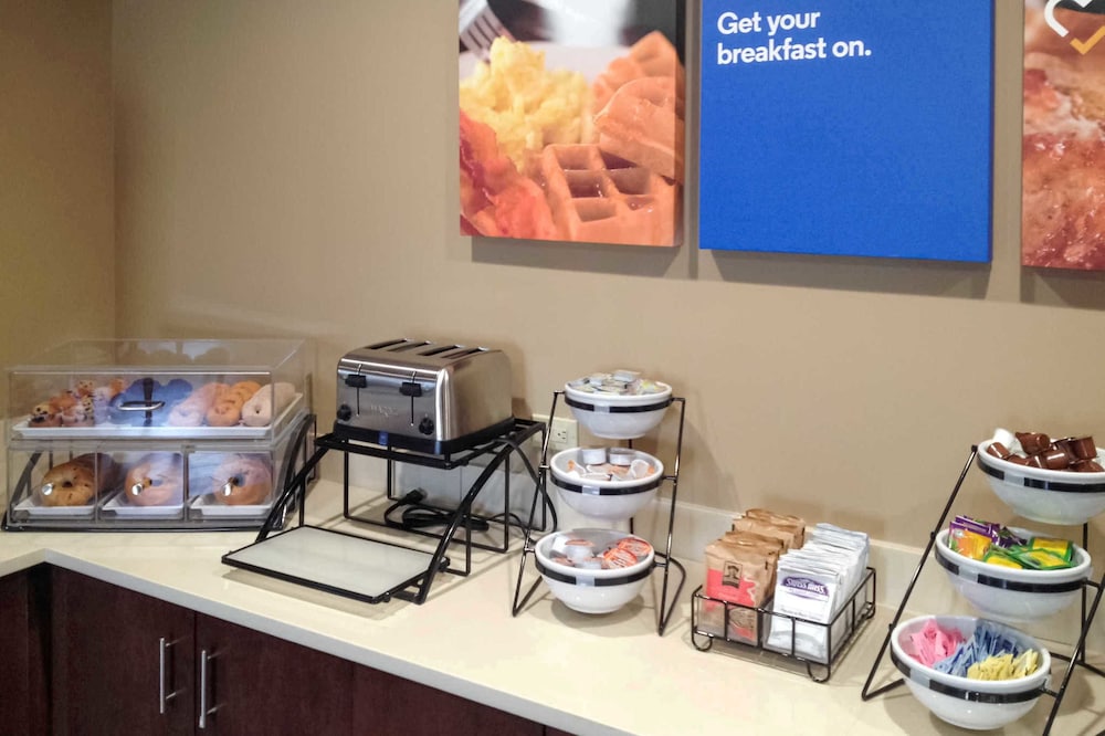 Comfort Inn & Suites Augusta KS 23/31