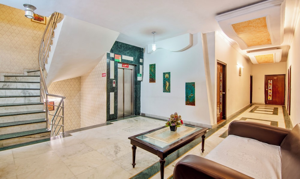 Hotel Paras International 40/49