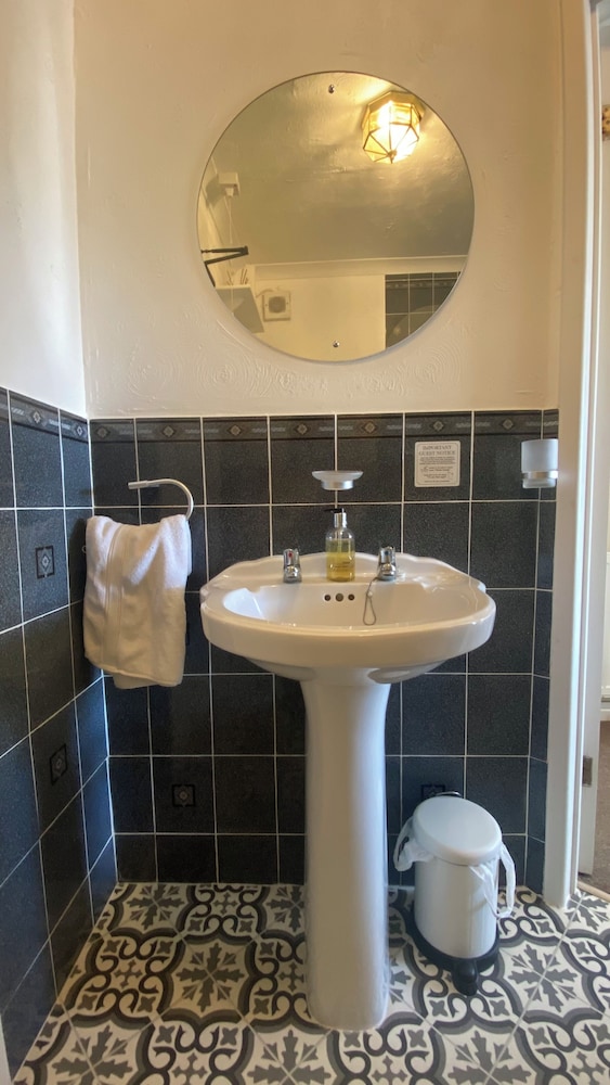 St. Johns Guest House 26/50