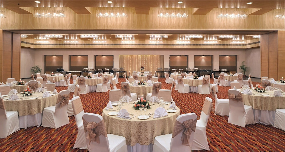 HOMETEL CHANDIGARH 29/45