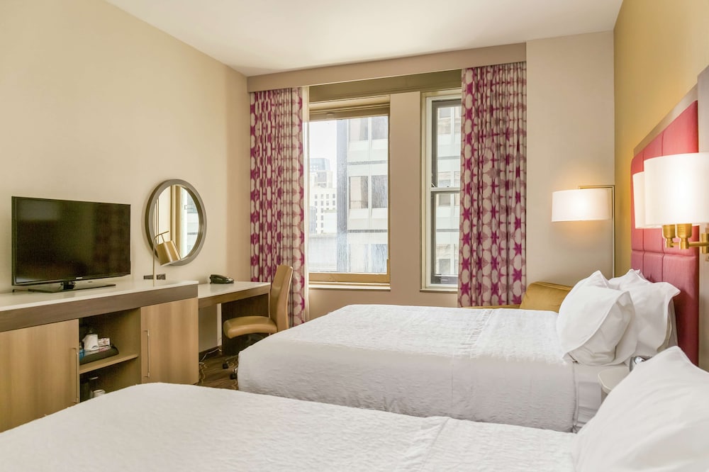Hampton Inn Majestic Chicago Theatre District 28/52