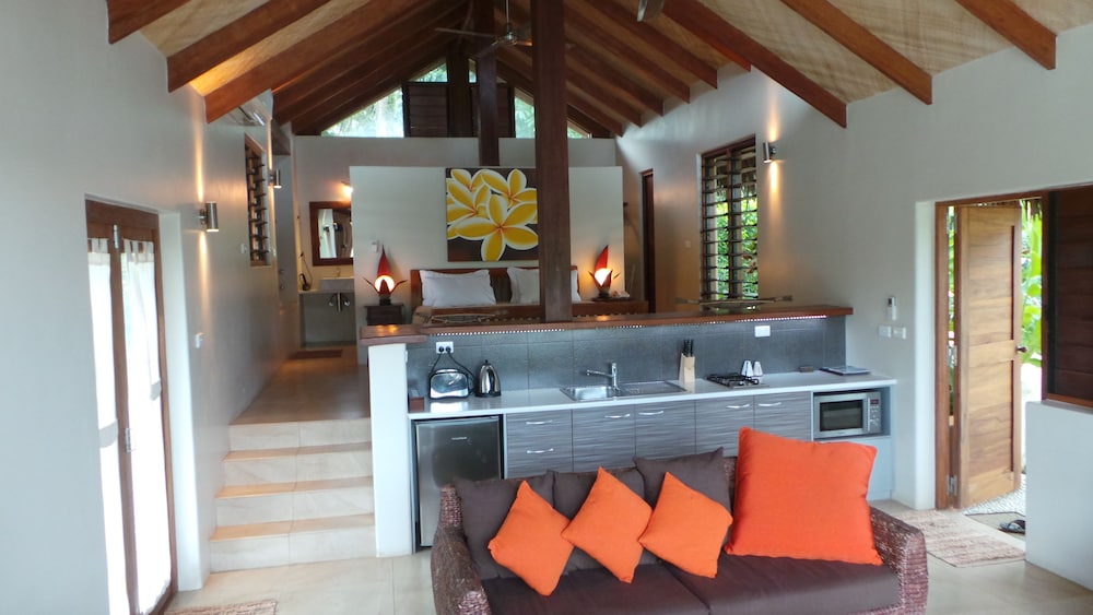 Cocomo Resort 7/50