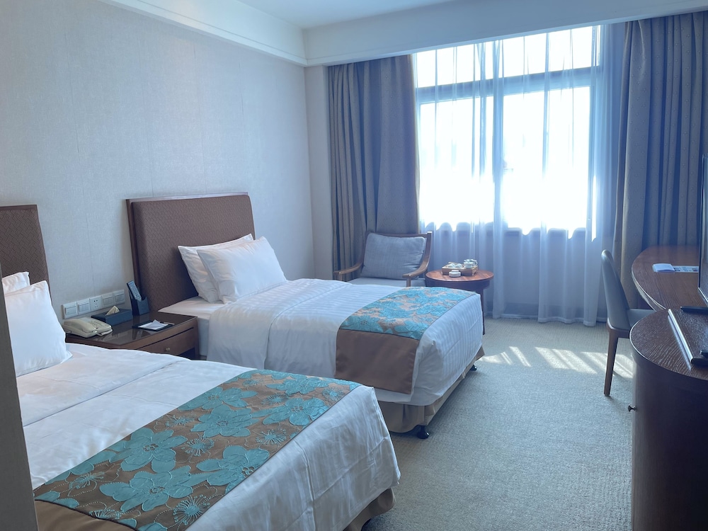 BUSINESS, TWIN BEDS