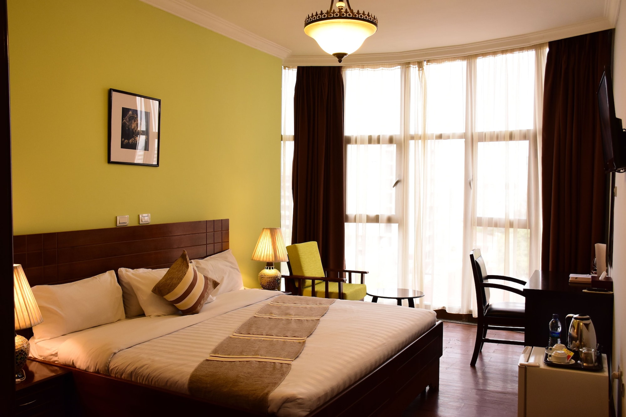 DELUXE, DOUBLE BED
