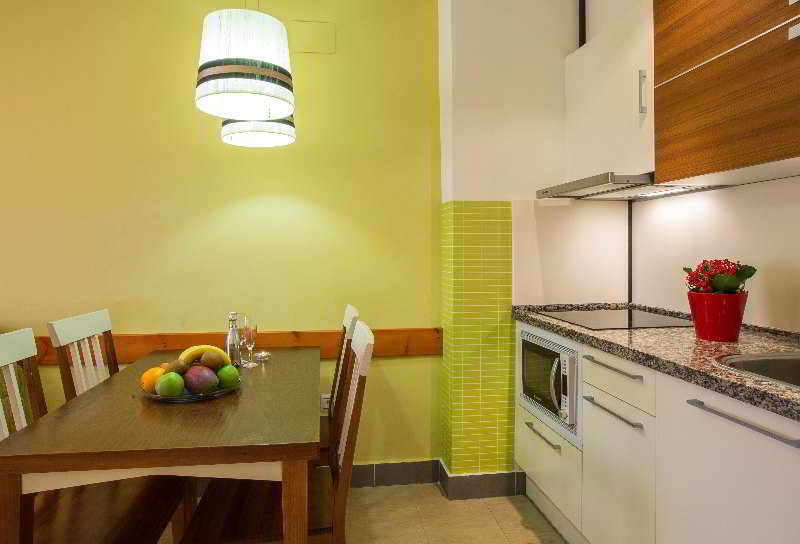 Leo Punta Umbria III Adults Only 17/23