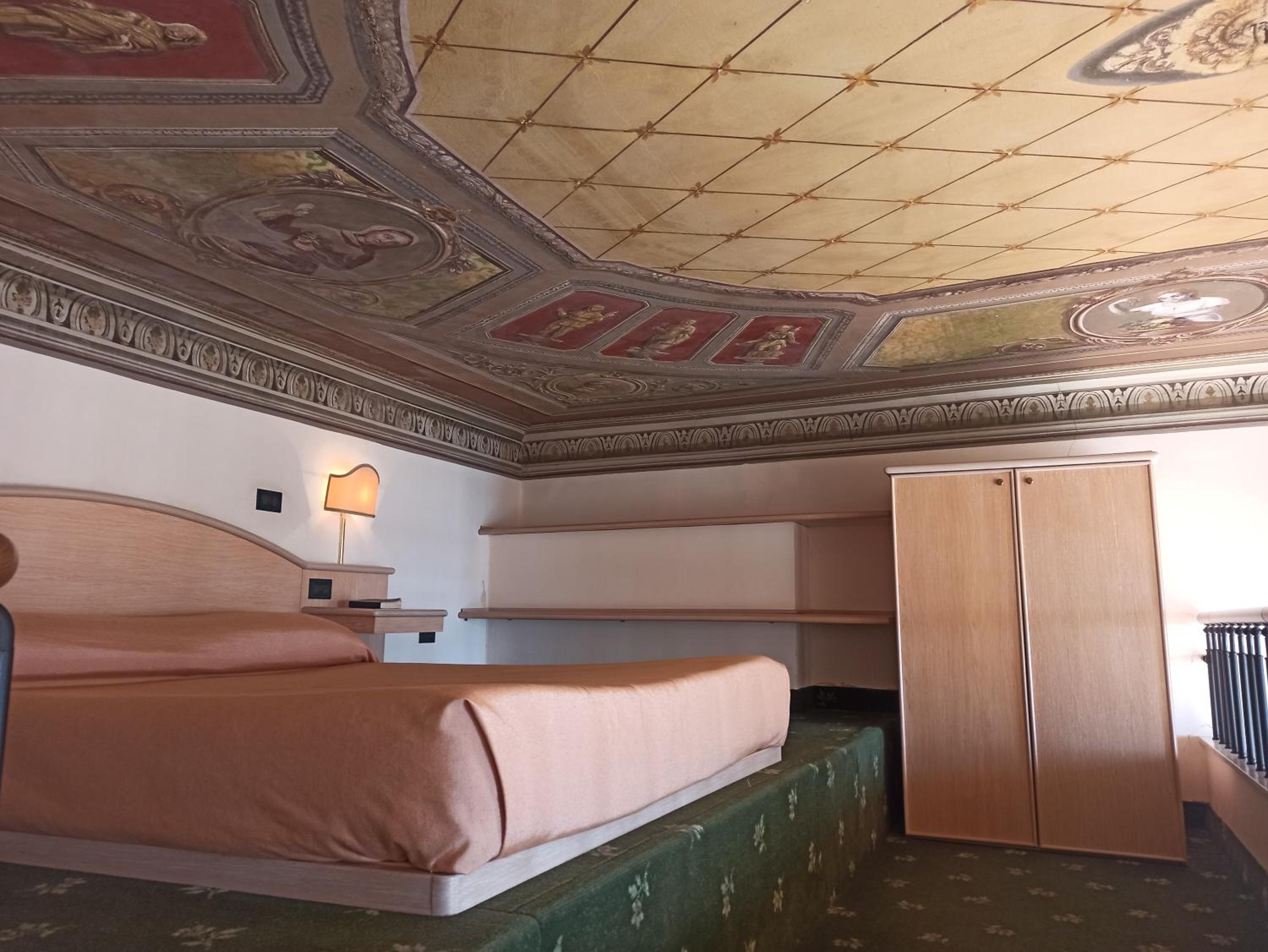 غرفة بسرير مزدوج أو سريرين منفصلين بإطلالة على البحر، Residence Miramare 2/10