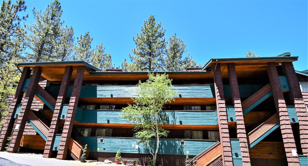 Getaways at Snow Lake Lodge 3/50