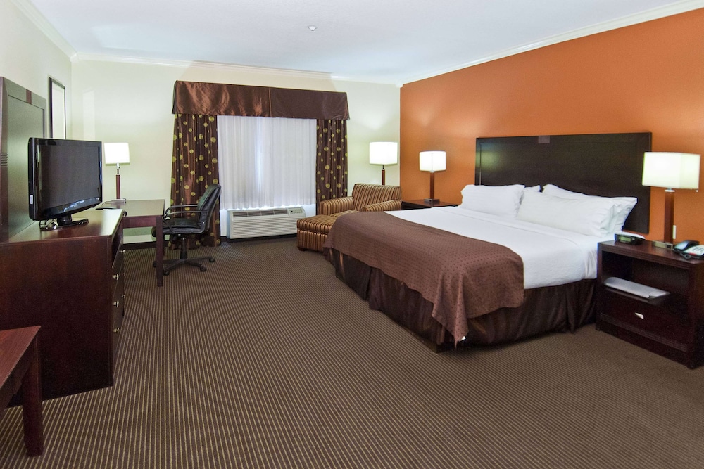 Wyndham Lake Charles 15/49