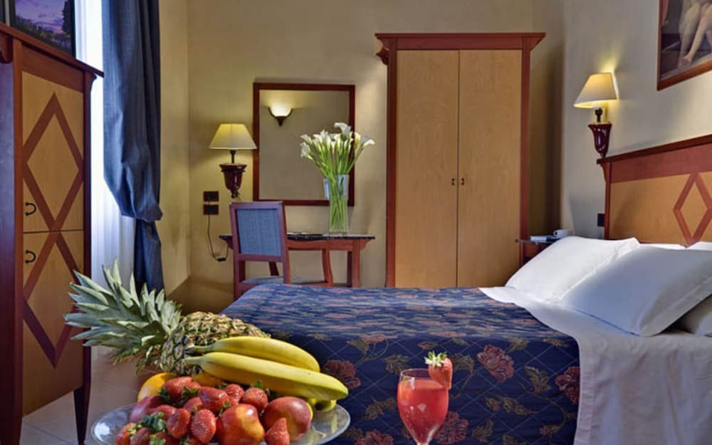 ROOM, SINGLE, DOUBLE BED