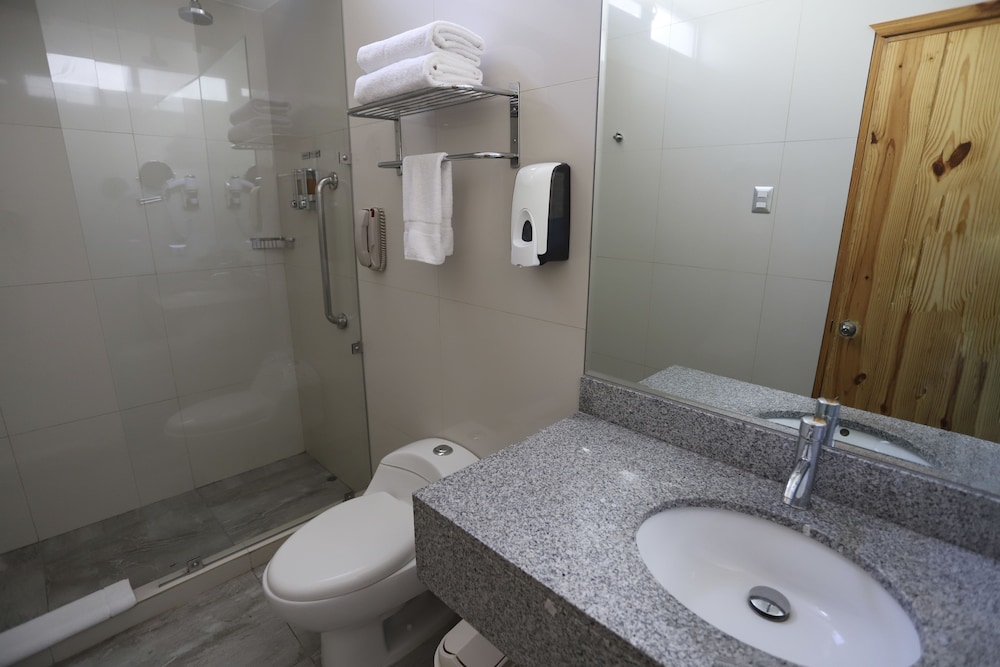CASA ANDINA STANDARD CHINCHA 68/69