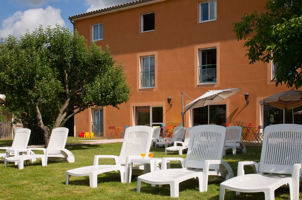 Hotel the Originals Issoire Le Pariou 17/23