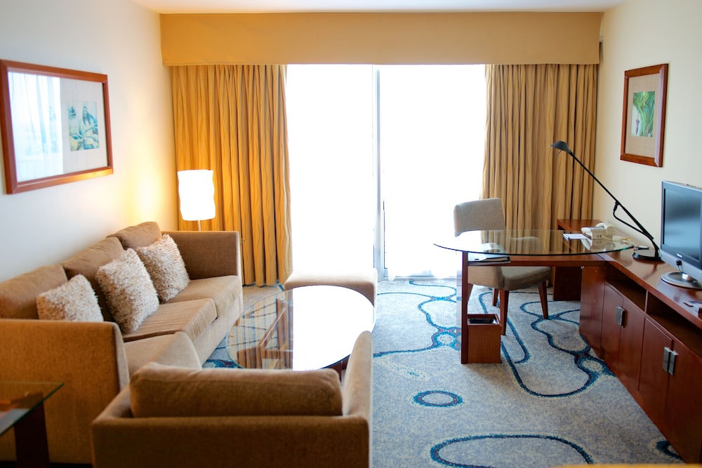Crowne Plaza Resort Guam 64/95