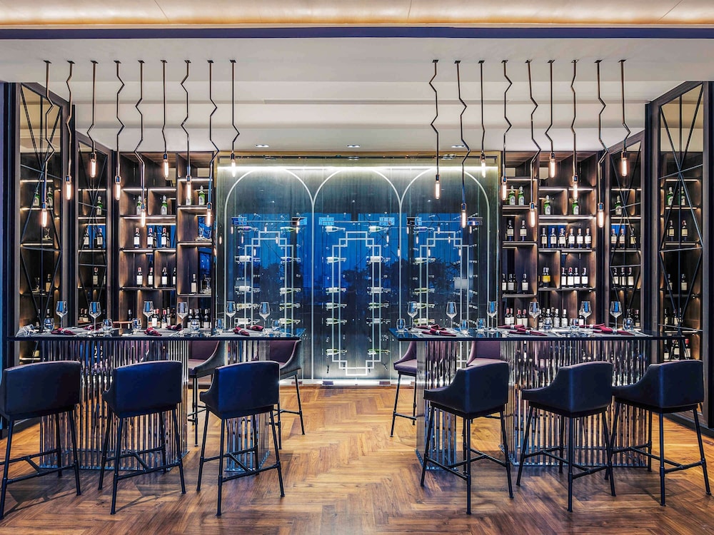 Mercure Bangkok Makkasan 53/79