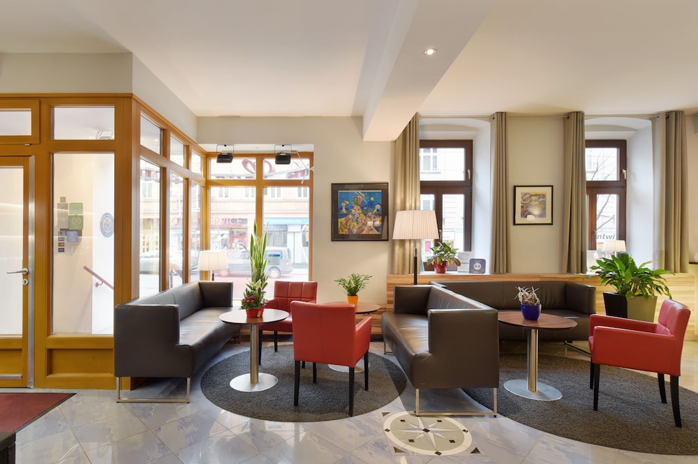 Lucia Hotel 27/46