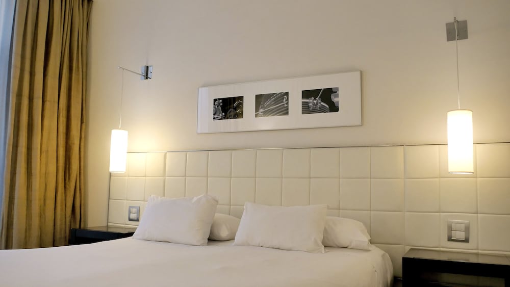 725 Continental Hotel 39/55