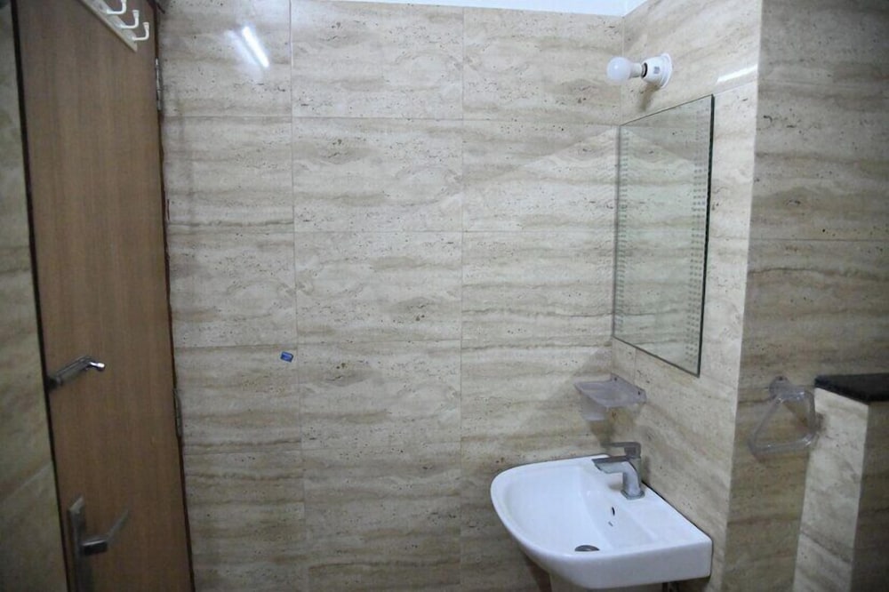 Hotel Thikana Palace 50/50
