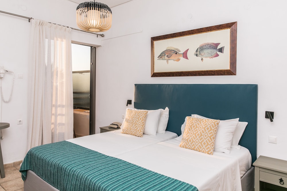 ROOM, DOUBLE OR TWIN BED, MOUNTAIN VIEW