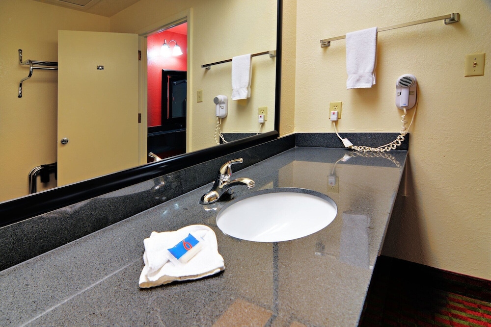 Motel6 Lordsburg, NM 57/58