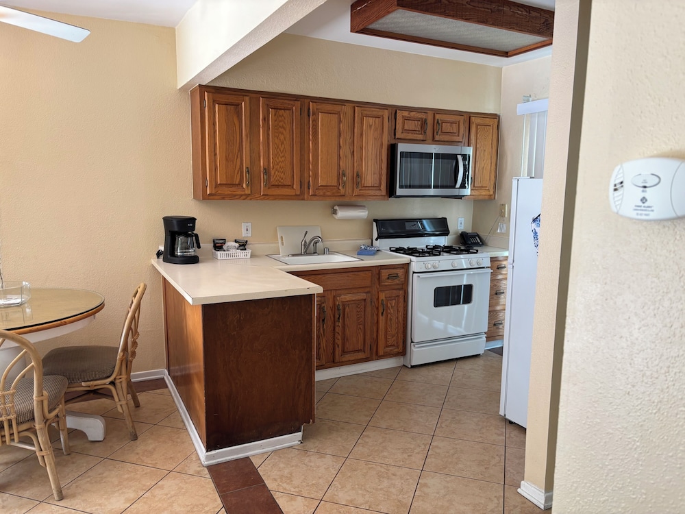 The Villas of Palm Springs 34/50