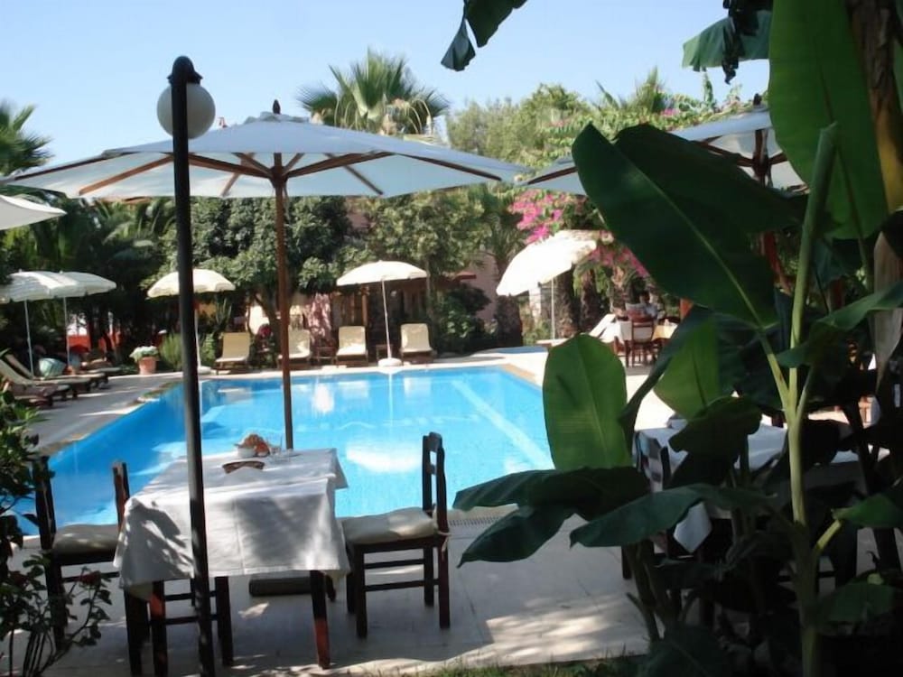 Nirvana Apart Hotel 31/41