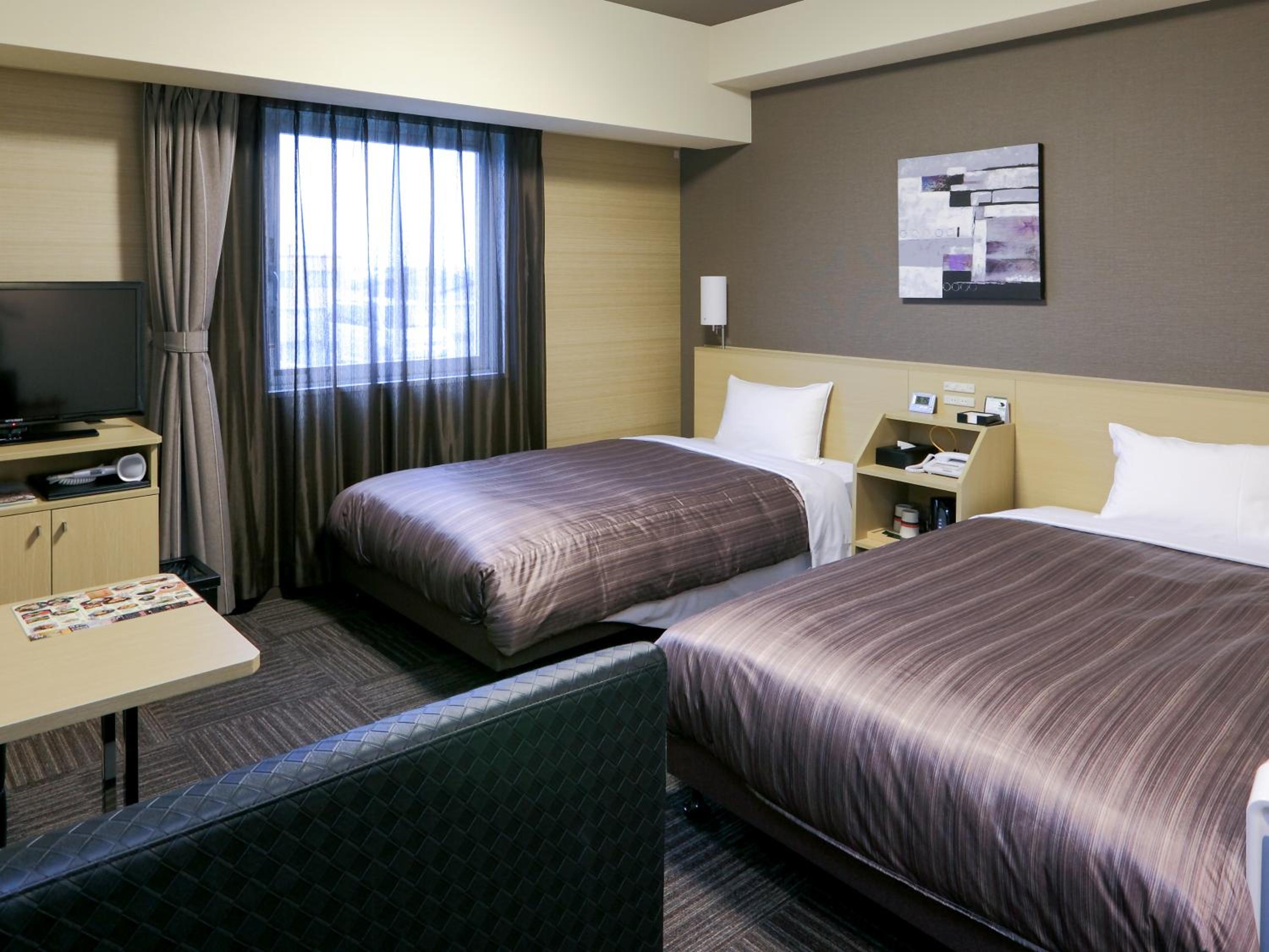 ROOM, TWIN BEDS, SMOKING