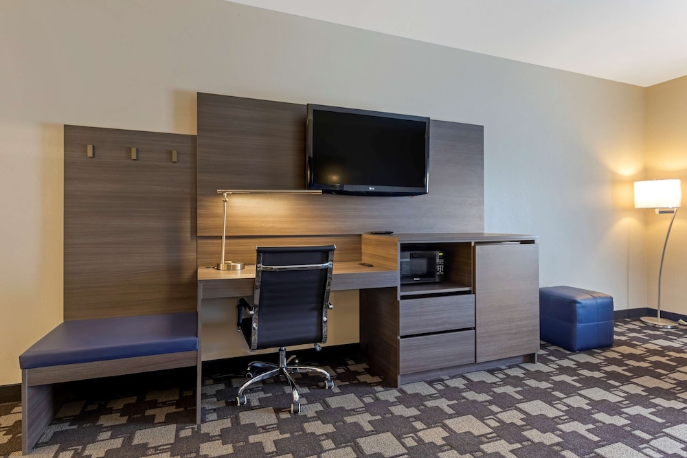 Best Western Seminole Inn & Suites 35/36