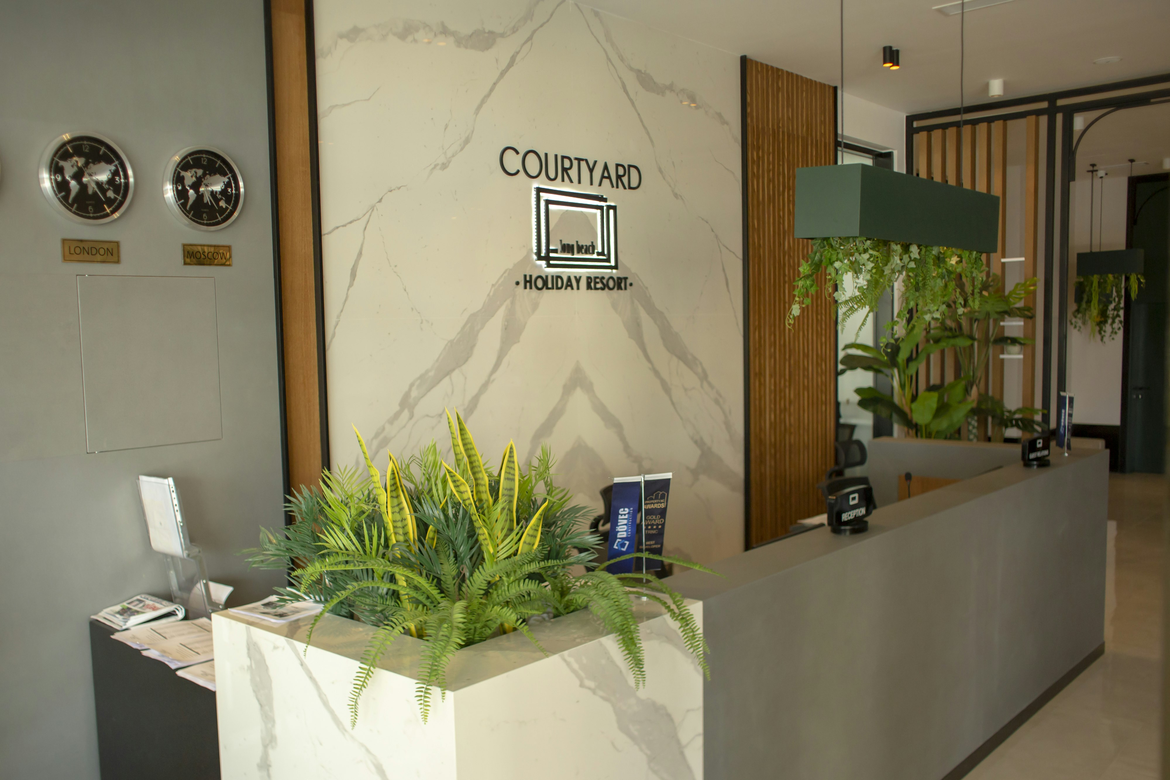 Courtyard Long Beach 6/50