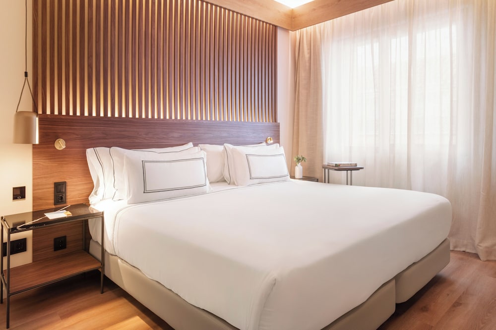 The Level, Junior Suite