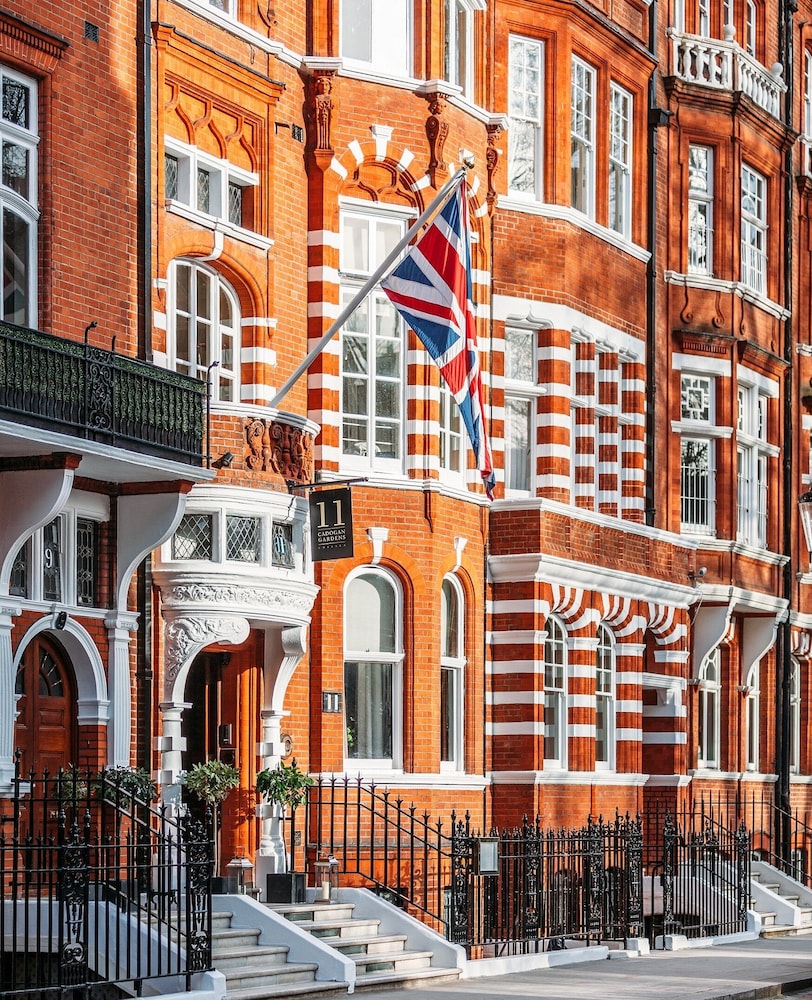 No 11 Cadogan Gardens Hotel 74/82