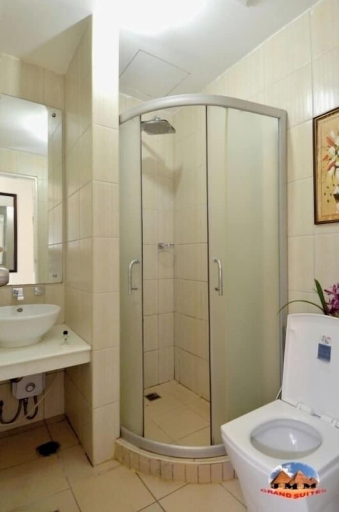 Jmm Grand Suites 49/50