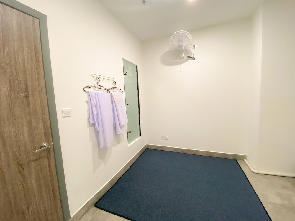 AZ HOTEL & SERVICED APARTMENTS 20/36