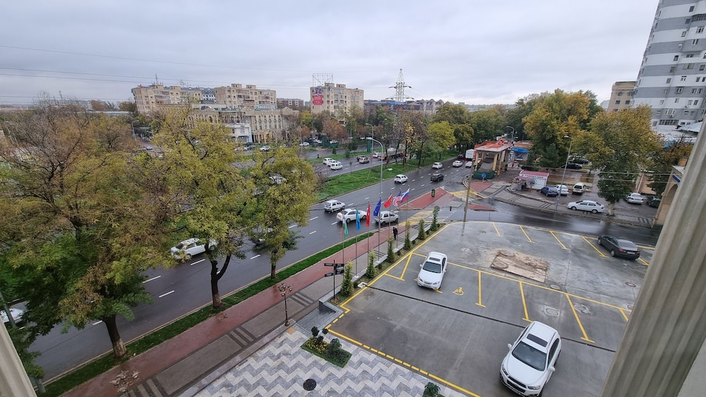 Garnet Hotel Tashkent 47/60