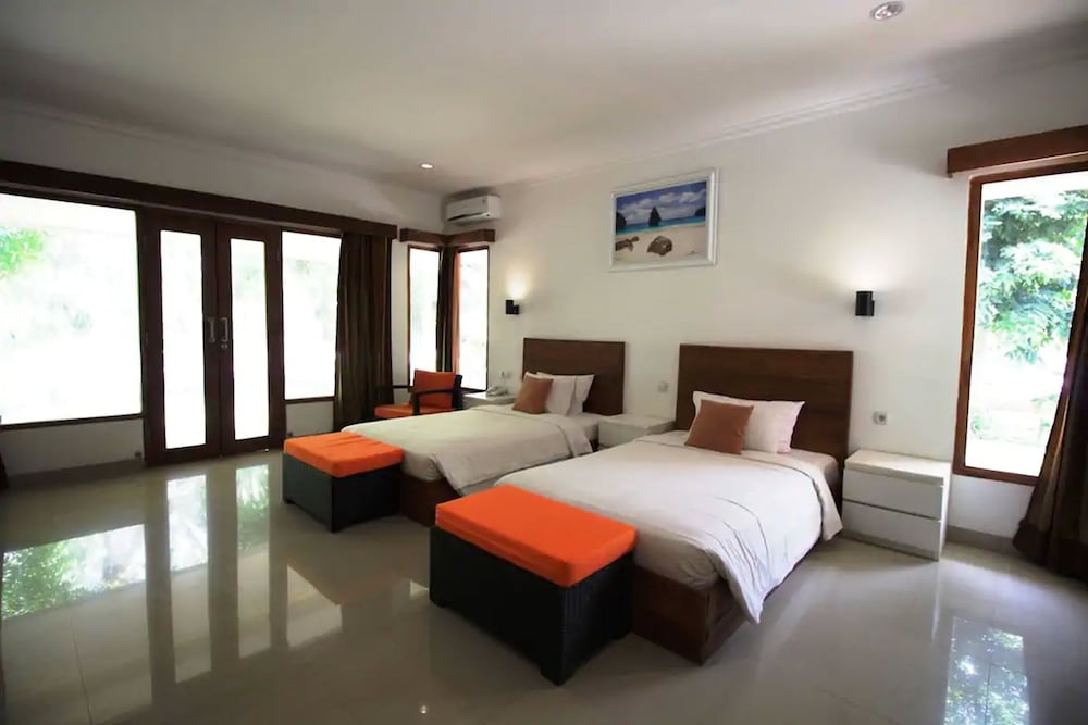 DELUXE, BUNGALOW, MULTIPLE BEDS