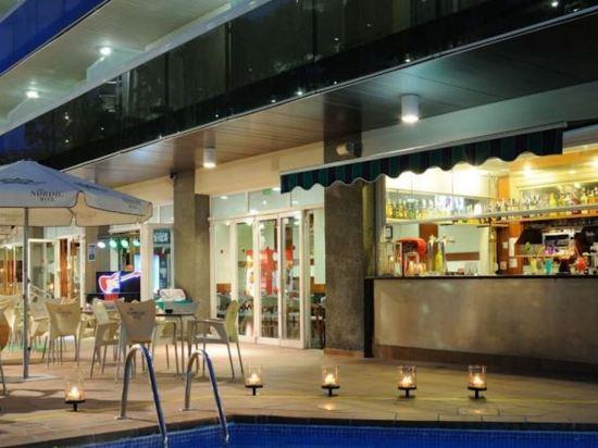 Ponient Aparthotel Marinada 33/48